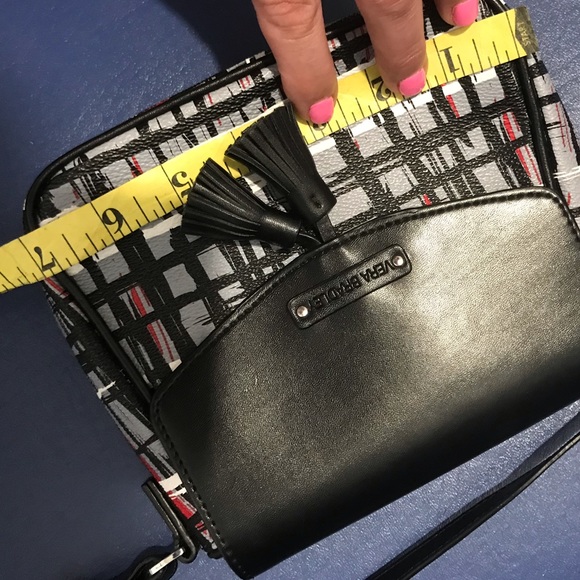 Vera Bradley tassel crossbody - Picture 14 of 16